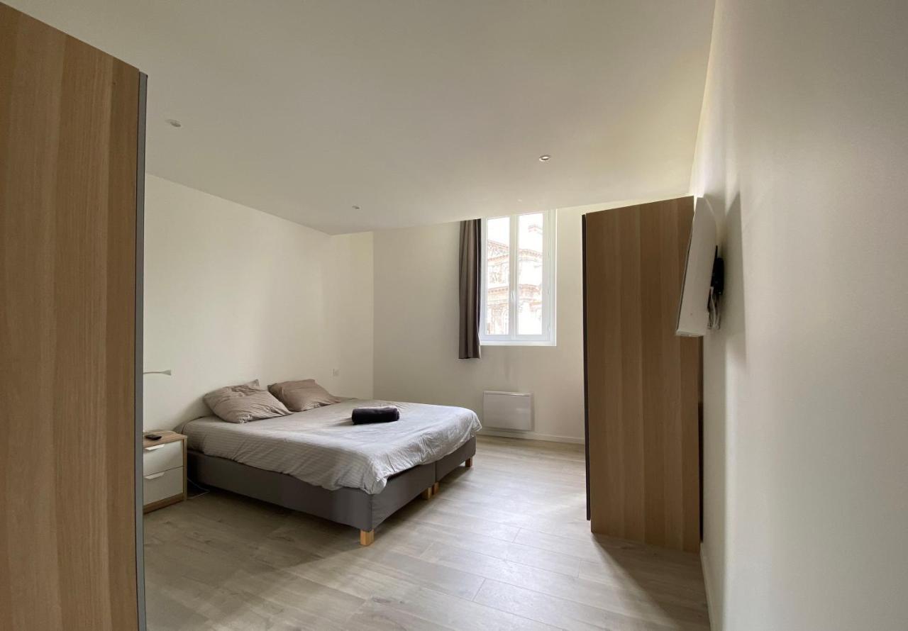 Tour D'Auvergne - Appartements En Plein Centre Ville, Proche De La Cathedrale Et De La Place De Jaude Clermont-Ferrand Exteriör bild