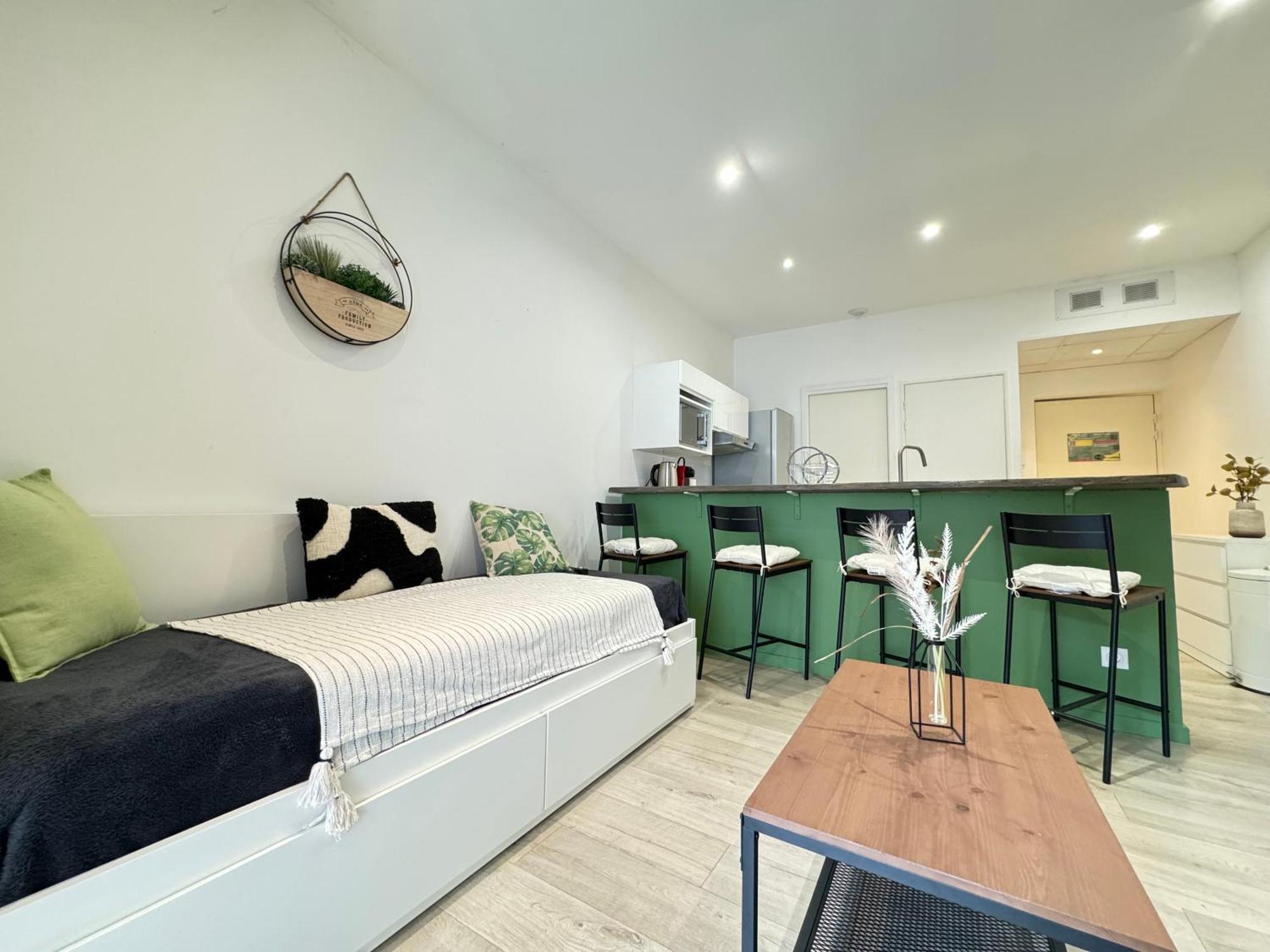 Tour D'Auvergne - Appartements En Plein Centre Ville, Proche De La Cathedrale Et De La Place De Jaude Clermont-Ferrand Exteriör bild