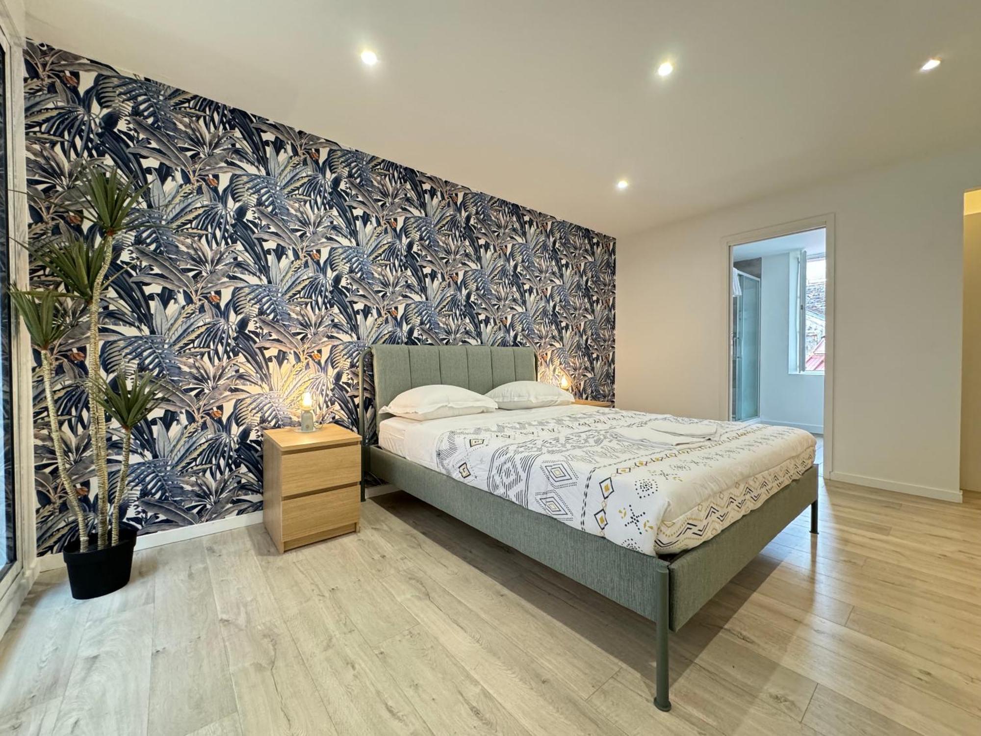 Tour D'Auvergne - Appartements En Plein Centre Ville, Proche De La Cathedrale Et De La Place De Jaude Clermont-Ferrand Exteriör bild
