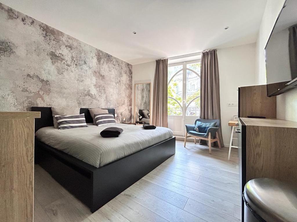 Tour D'Auvergne - Appartements En Plein Centre Ville, Proche De La Cathedrale Et De La Place De Jaude Clermont-Ferrand Exteriör bild