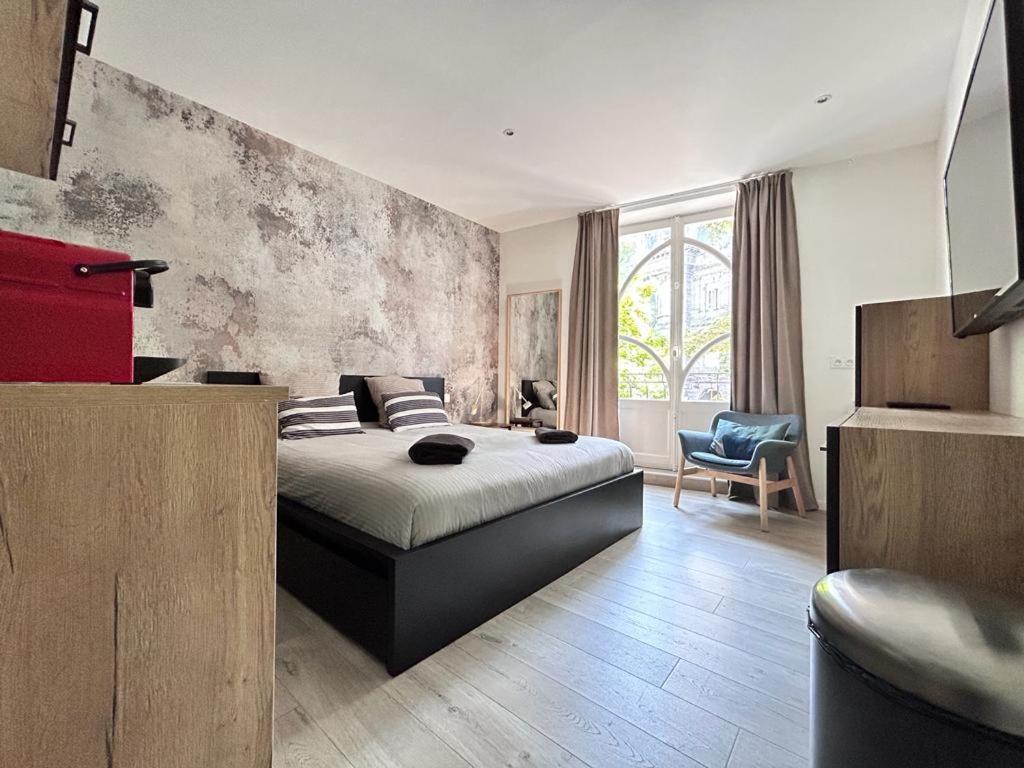 Tour D'Auvergne - Appartements En Plein Centre Ville, Proche De La Cathedrale Et De La Place De Jaude Clermont-Ferrand Exteriör bild
